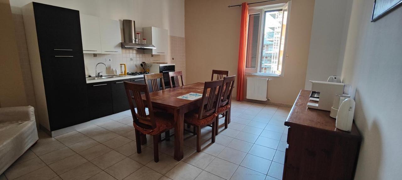 Guest House Italy 21 -Affittacamere Σάσαρι Εξωτερικό φωτογραφία